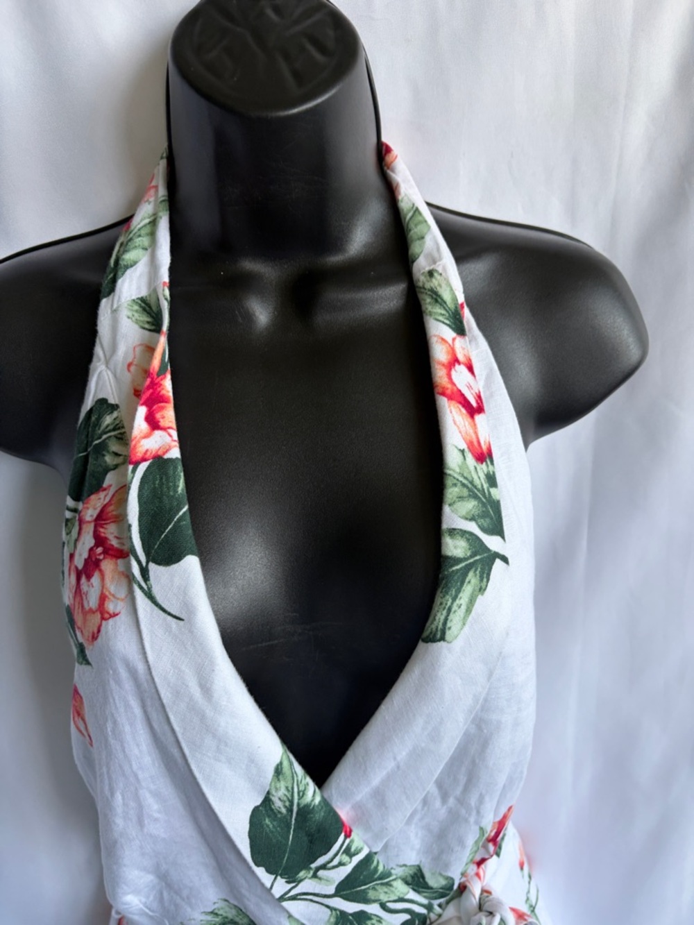 Tommy Bahama Linen Halter Dress sz S, 16” PTP (stretches bigger), 48” L - Picture 7 of 10